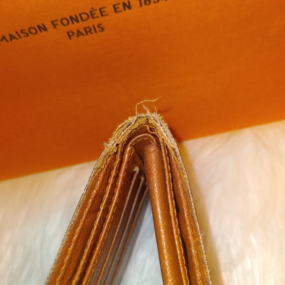 Louis Vuitton Authentic still usable /wallet - Picture 4 of 11
